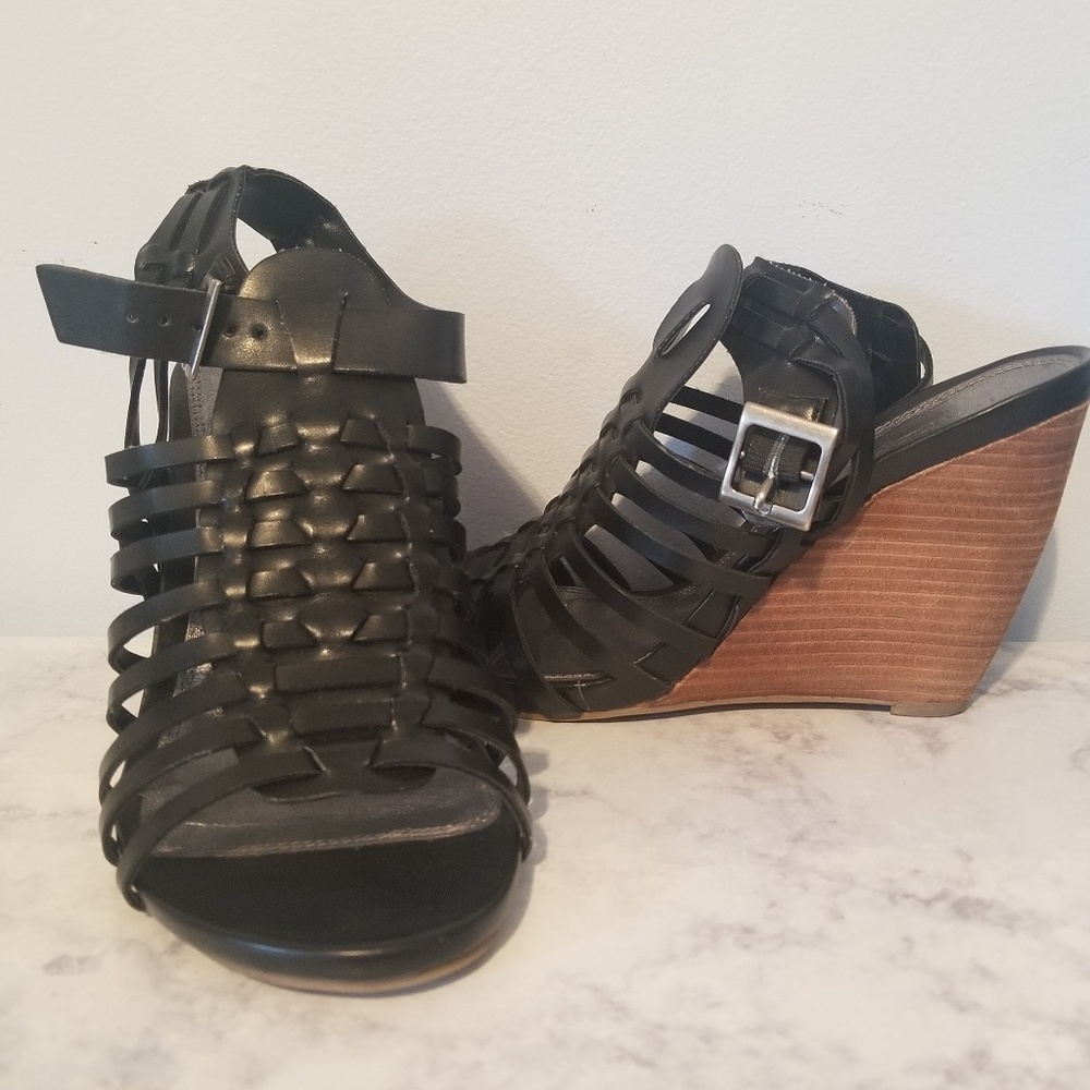 Black wedges